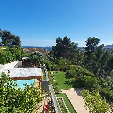 Belle Au Calme Avec Piscine Grands Volumes A Deux Pas Des Plages De Villa *