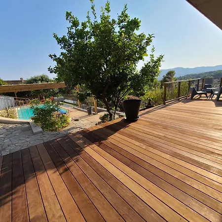 Belle Au Calme Avec Piscine Grands Volumes A Deux Pas Des Plages De La Ciotat