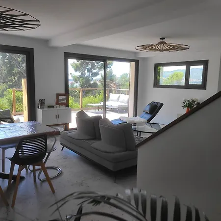 Villa Belle Au Calme Avec Piscine Grands Volumes A Deux Pas Des Plages De La Ciotat